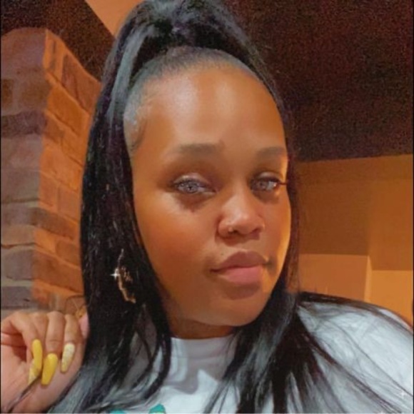 Meet your Posher, Lola - Picture 1 of 1